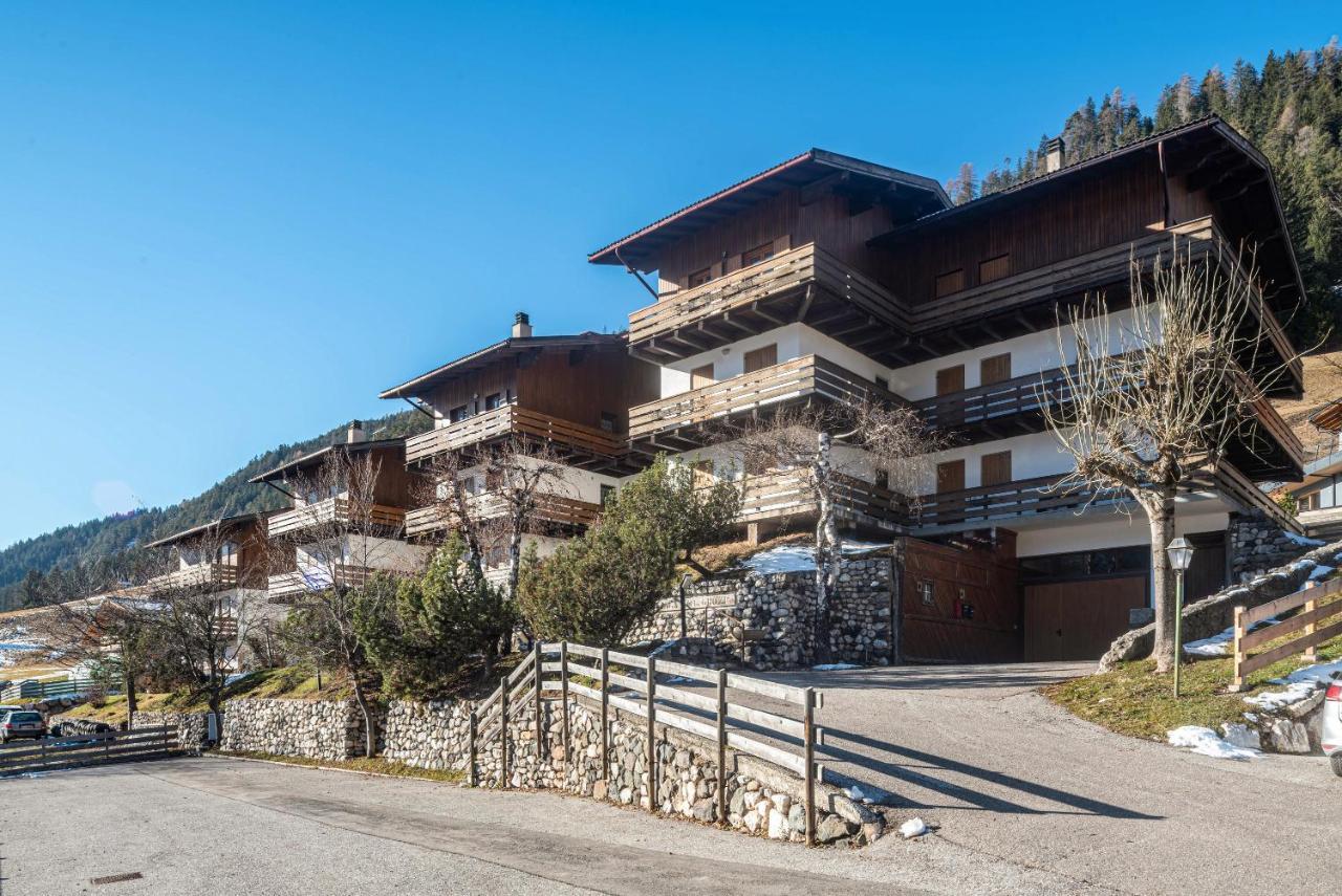 Ciasa Apelli Apartman Pozza di Fassa Kültér fotó